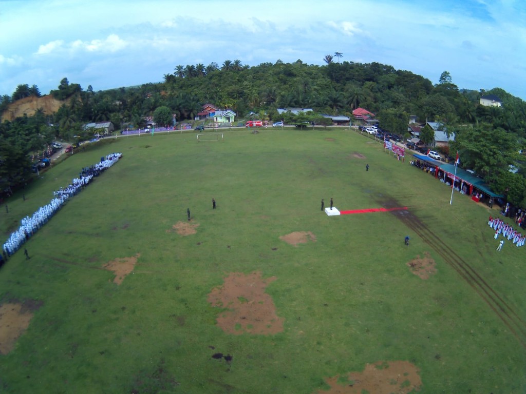 LAPANGAN SEPAKBOLA